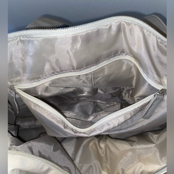 Calvin Klein Weekender/Duffle Bag - Picture 13 of 16